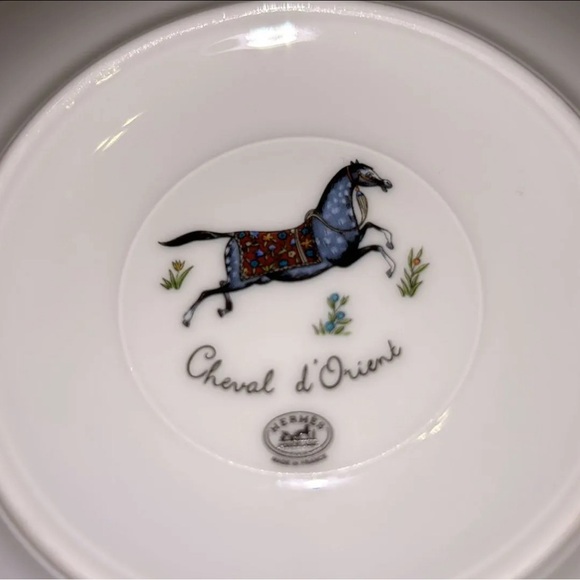 Hermes tea cup and saucer - Picture 6 of 8